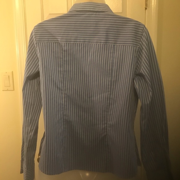 Foxcroft - Woman’s tailored pinstripes shirt, Size: 4P - Picture 2 of 9